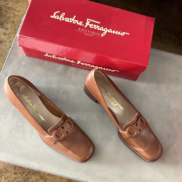 Salvatore Ferragamo 4cm heels - Picture 3 of 8